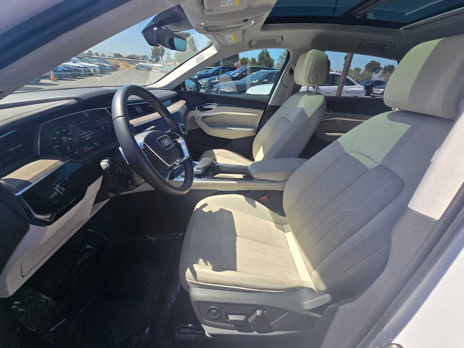 2024 Audi Q8 e-tron Premium Plus