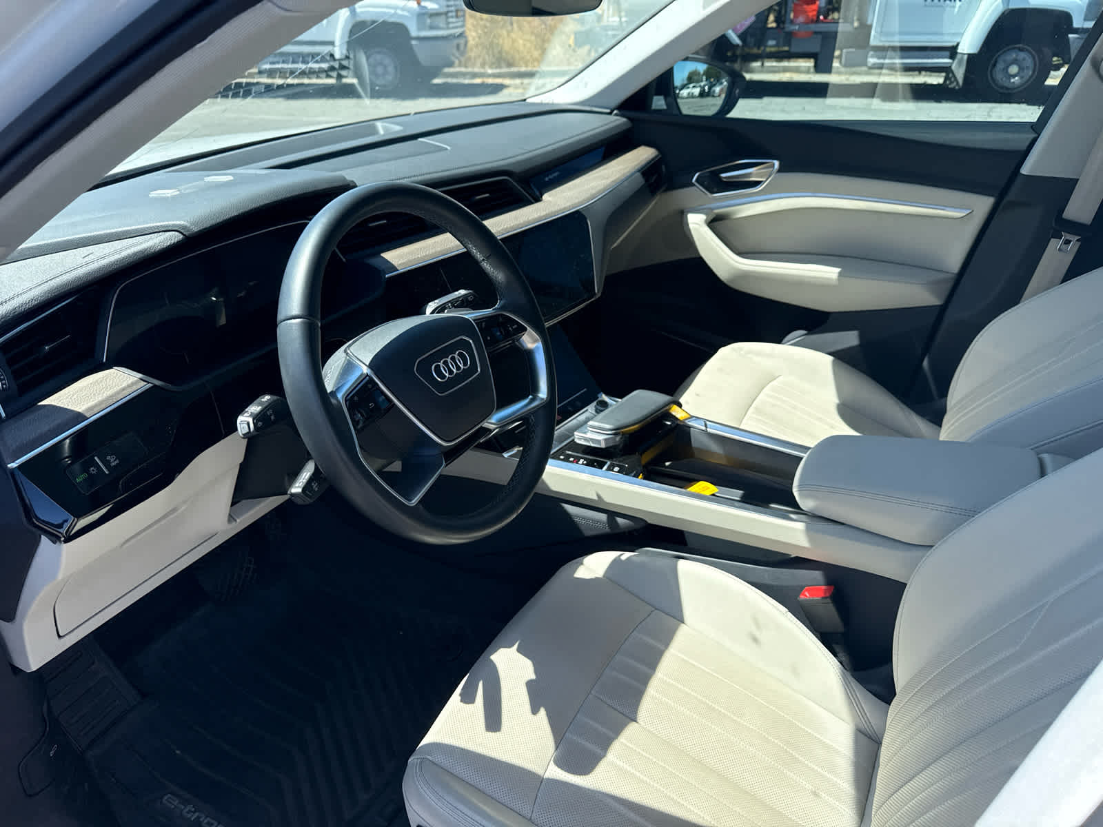 2024 Audi Q8 e-tron Premium Plus