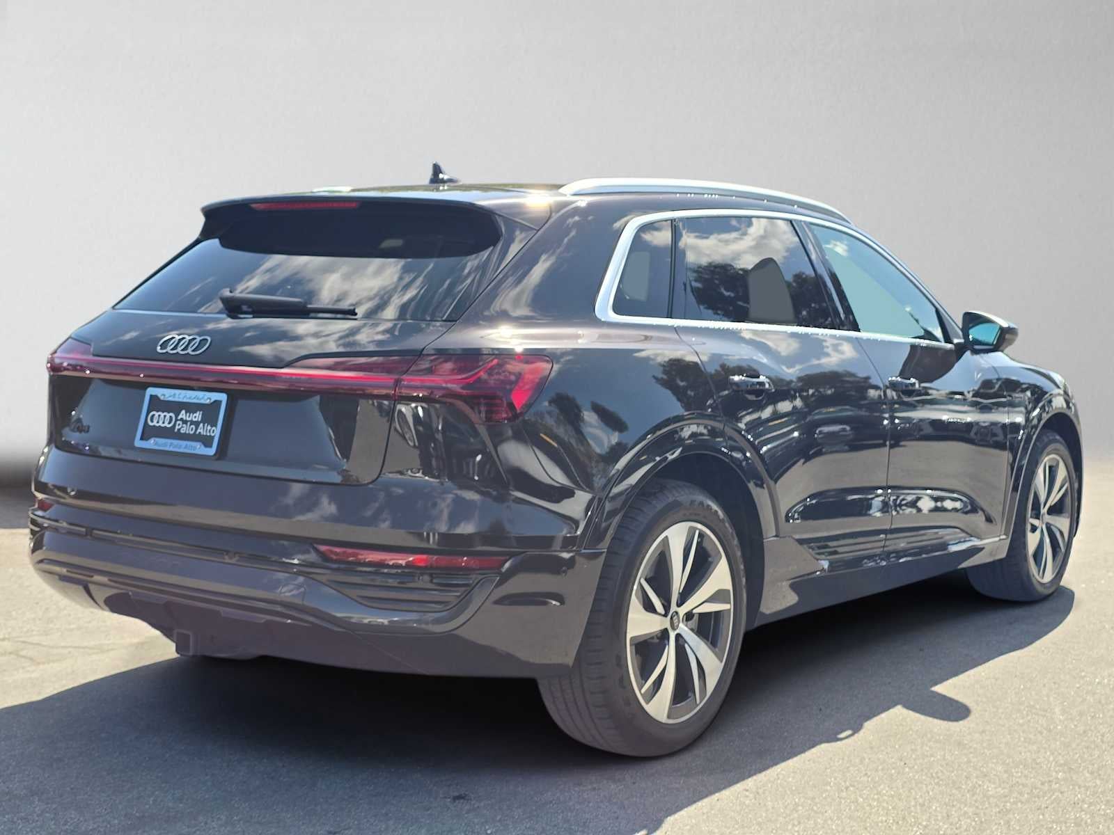 2024 Audi Q8 e-tron Premium Plus