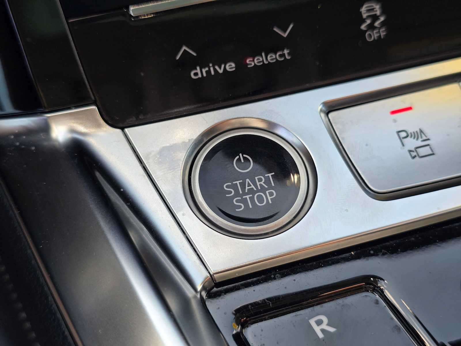 2024 Audi Q8 e-tron Premium Plus