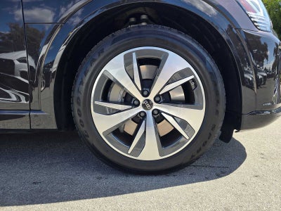 2024 Audi Q8 e-tron Premium Plus