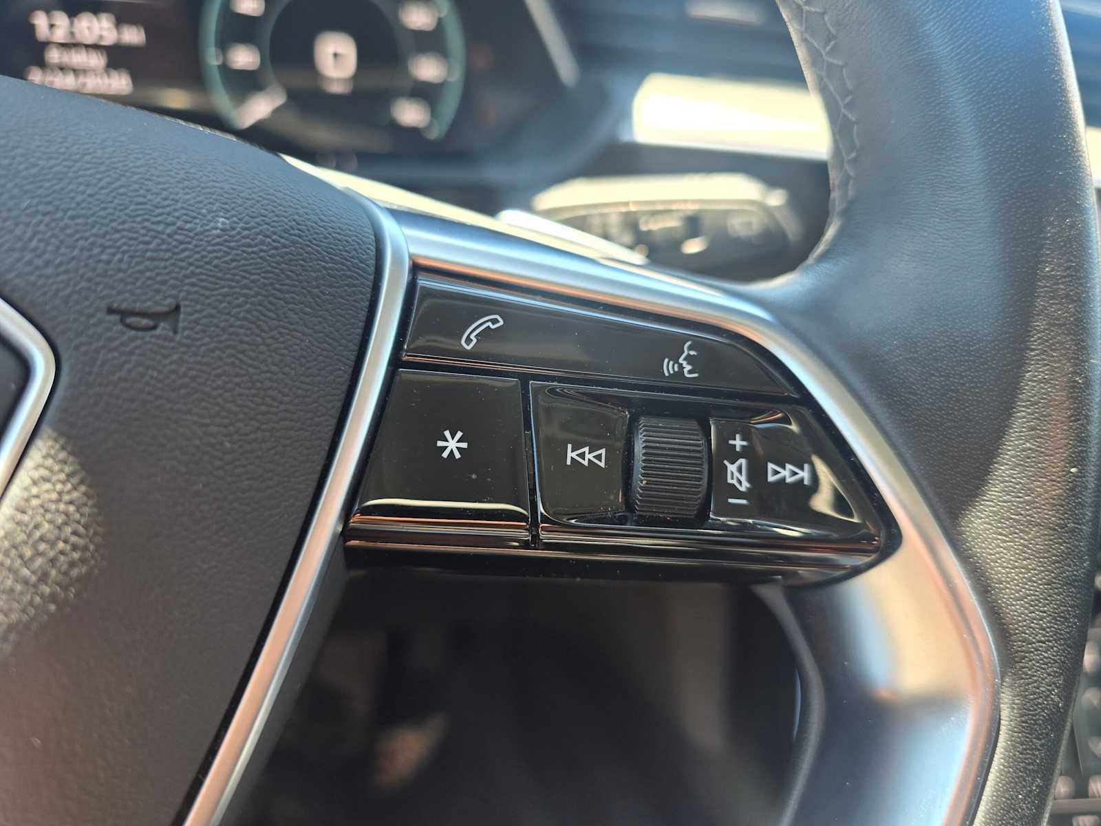 2024 Audi Q8 e-tron Premium Plus