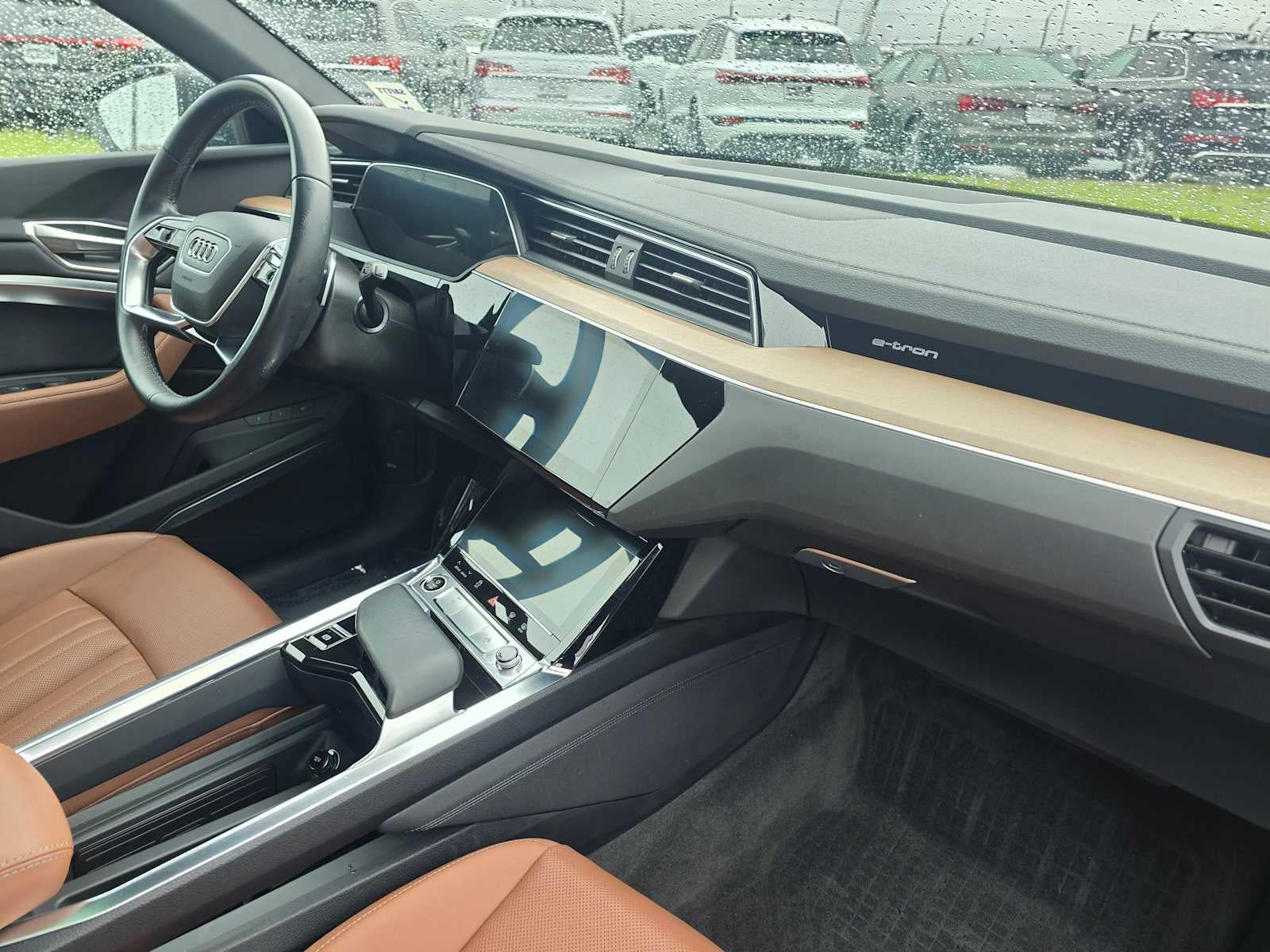 2024 Audi Q8 e-tron Premium Plus