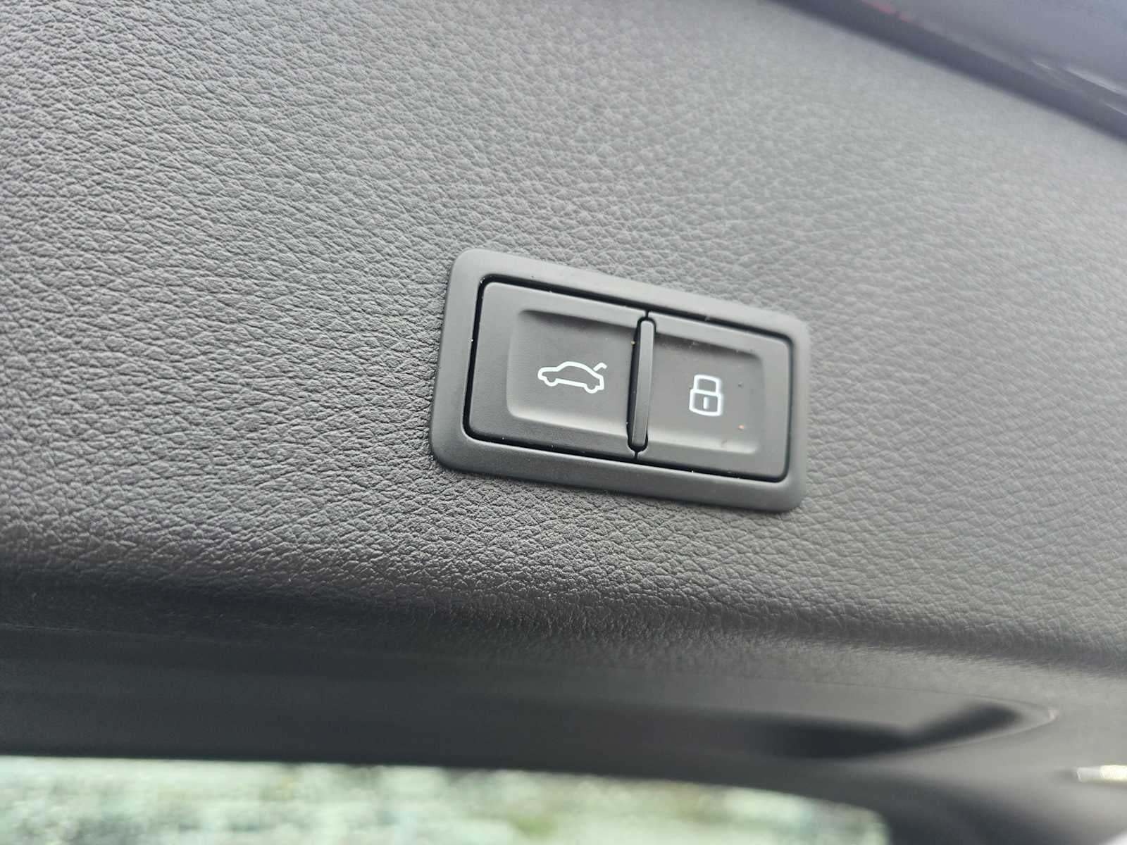 2024 Audi Q8 e-tron Premium Plus