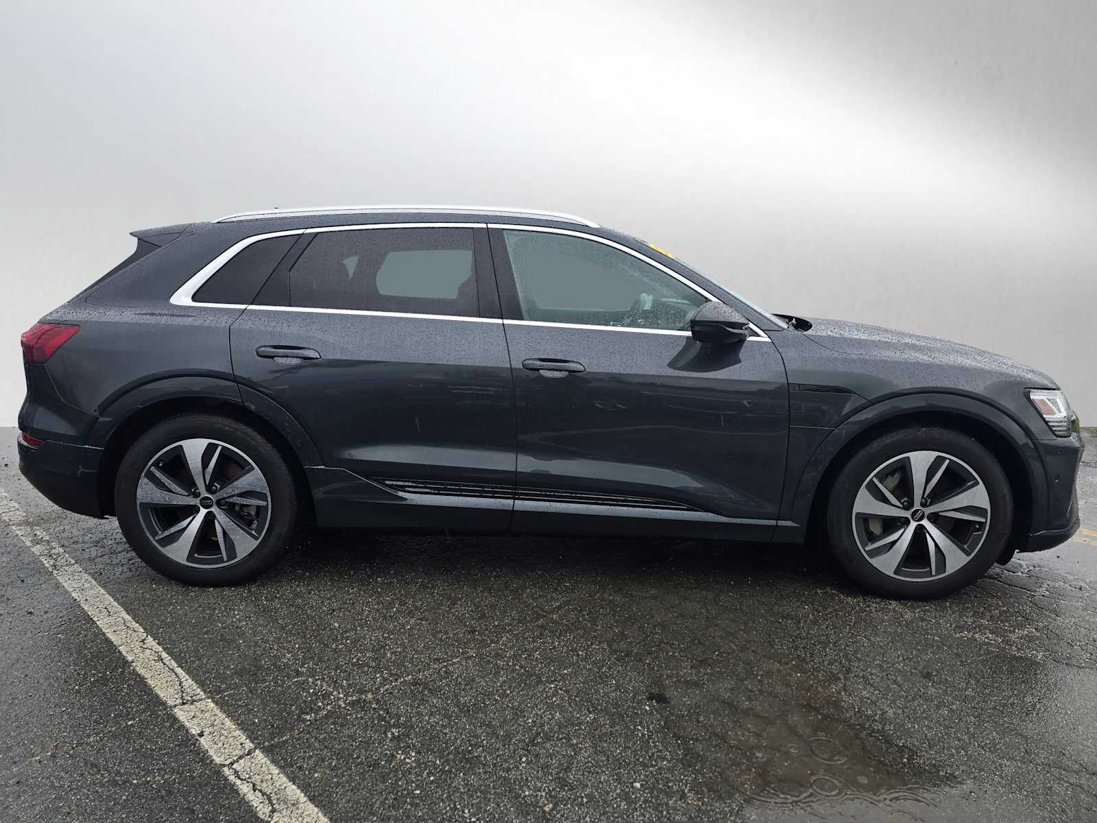 2024 Audi Q8 e-tron Premium Plus