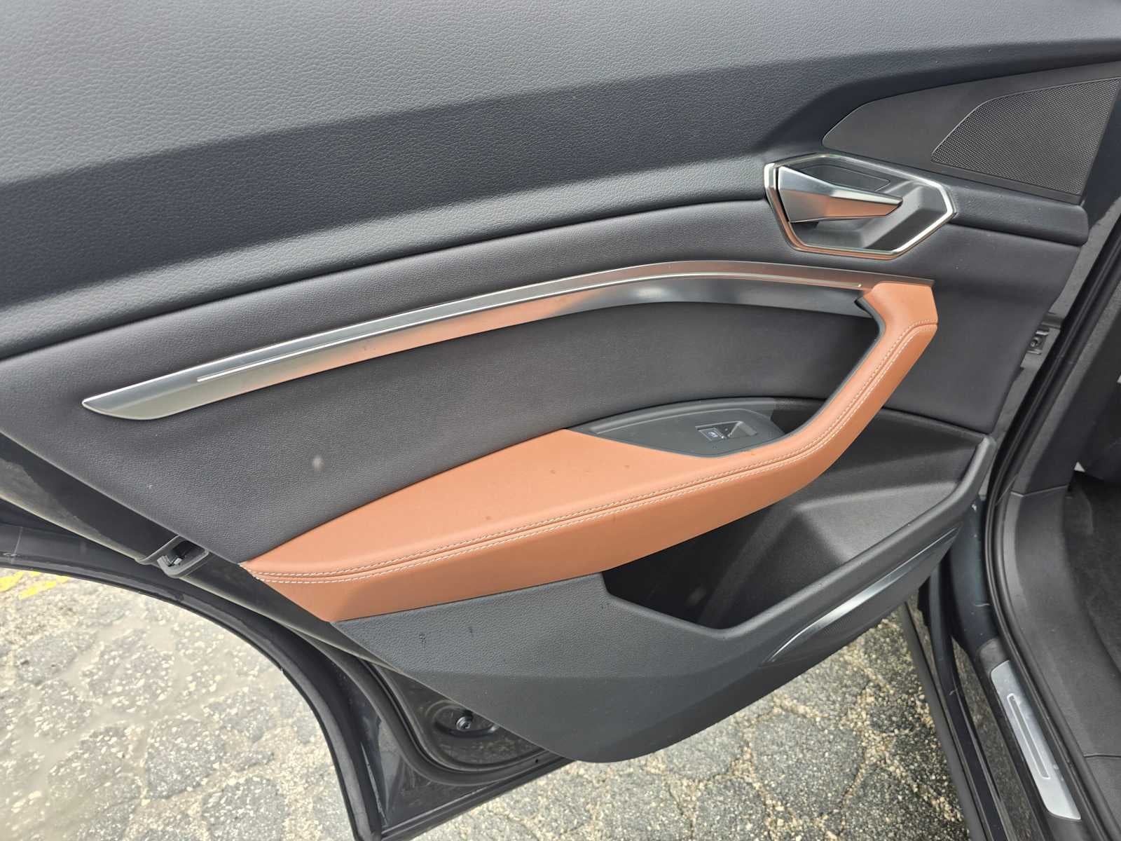 2024 Audi Q8 e-tron Premium Plus