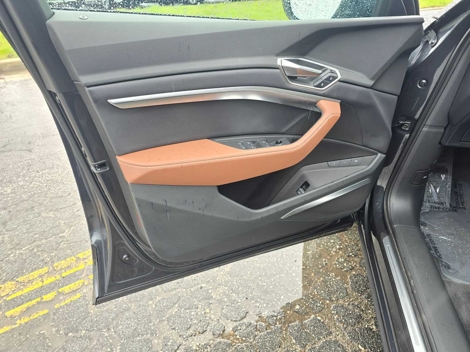 2024 Audi Q8 e-tron Premium Plus