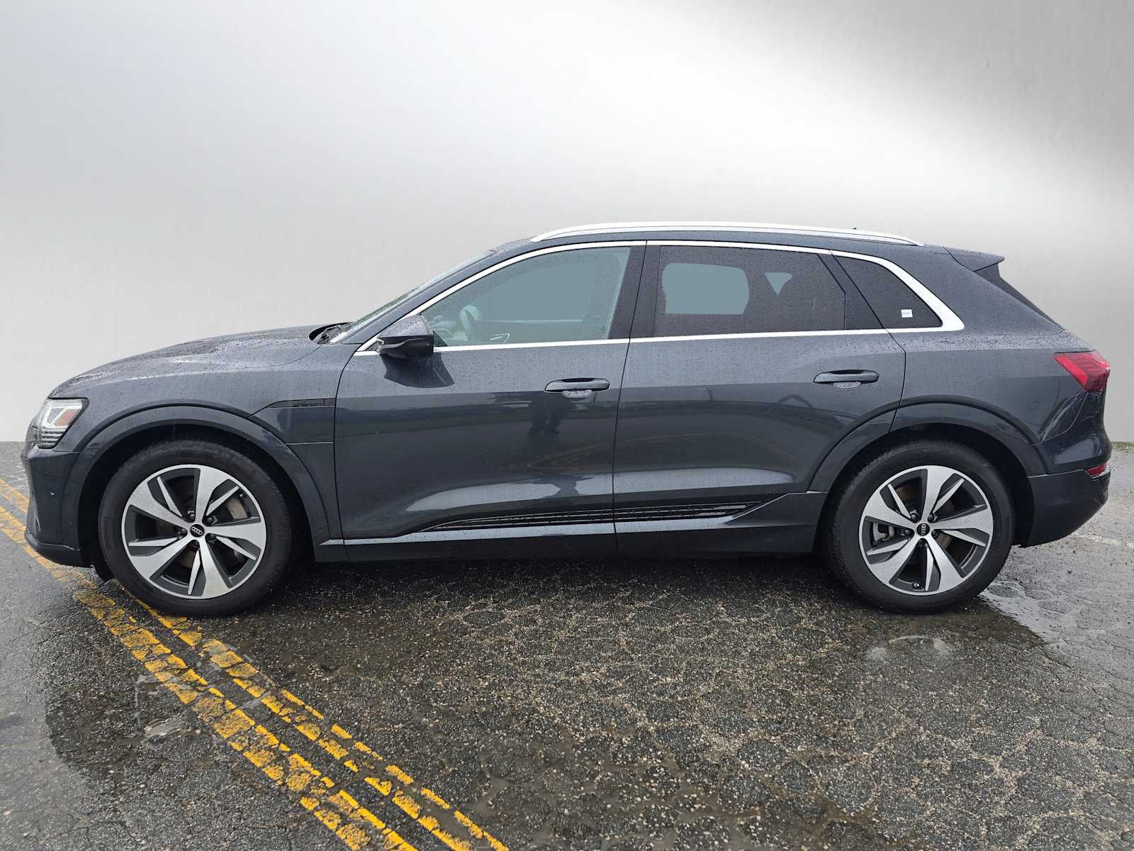 2024 Audi Q8 e-tron Premium Plus