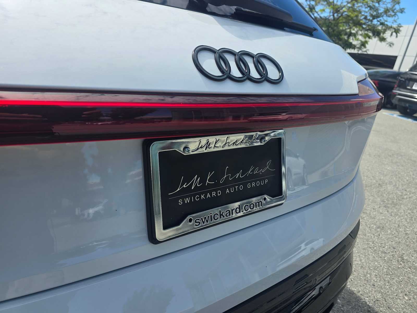 2024 Audi Q8 e-tron Prestige