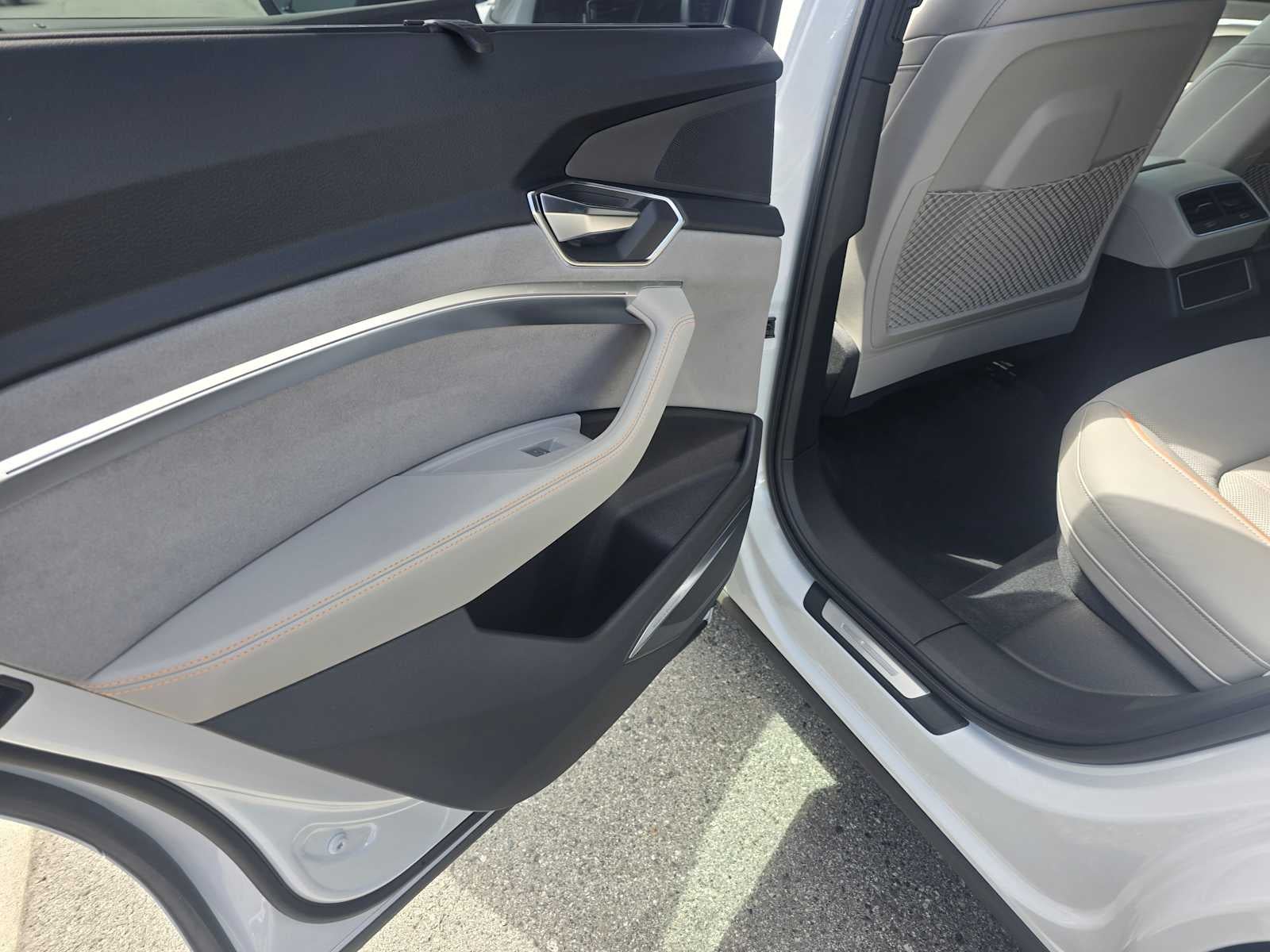 2024 Audi Q8 e-tron Prestige