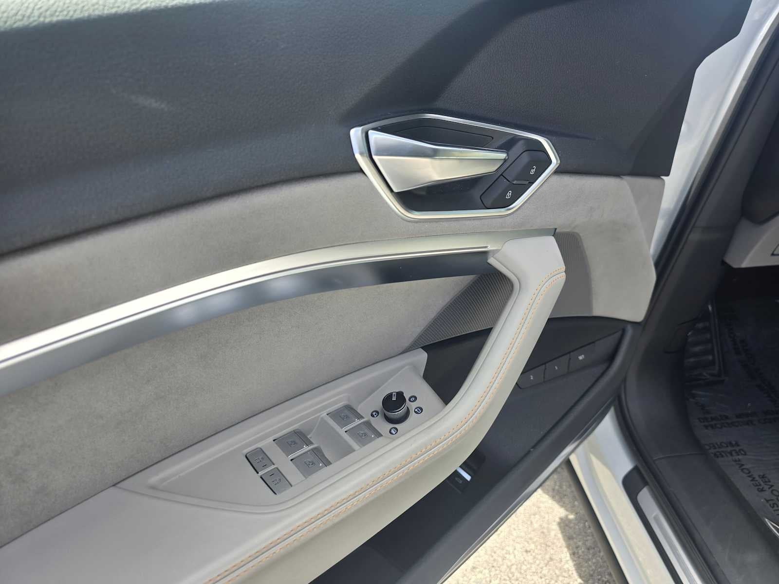 2024 Audi Q8 e-tron Prestige
