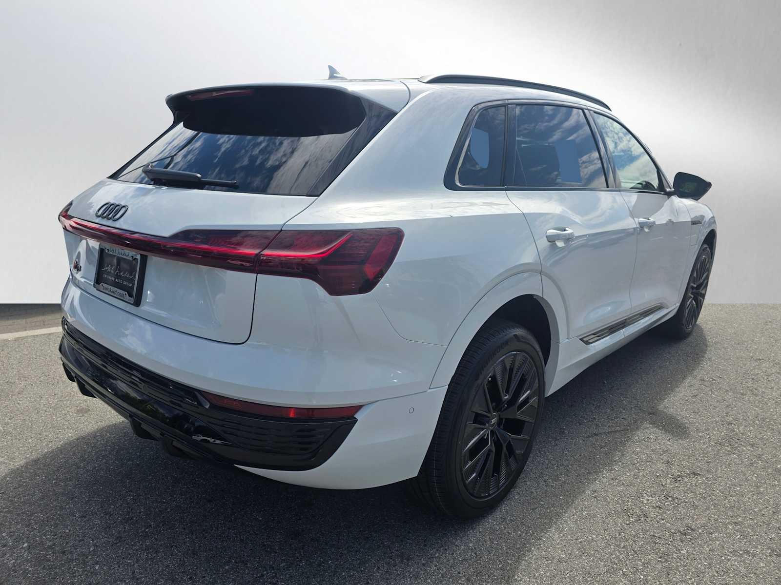 2024 Audi Q8 e-tron Prestige