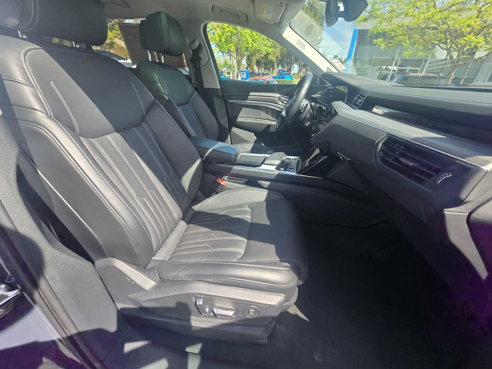 2024 Audi Q8 e-tron Prestige