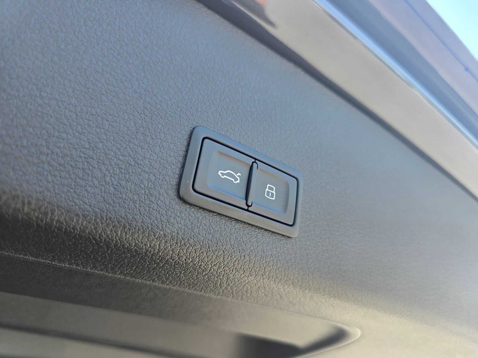 2024 Audi Q8 e-tron Prestige