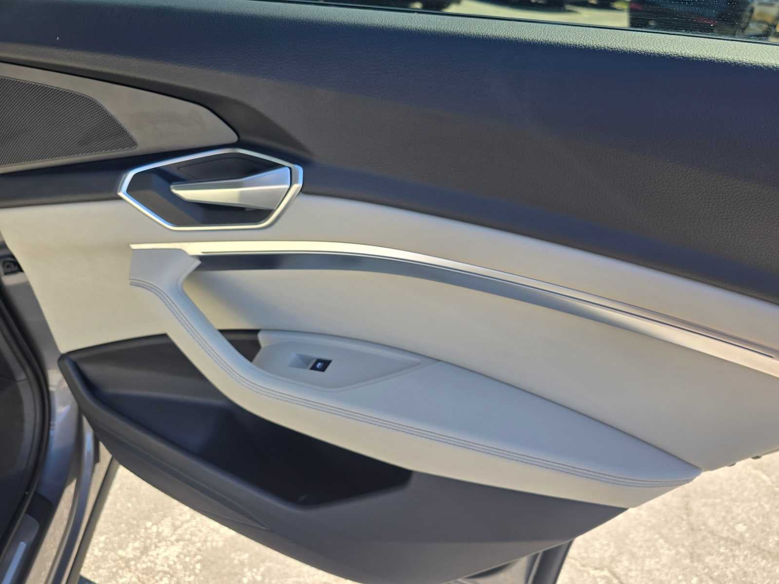 2023 Audi e-tron Premium