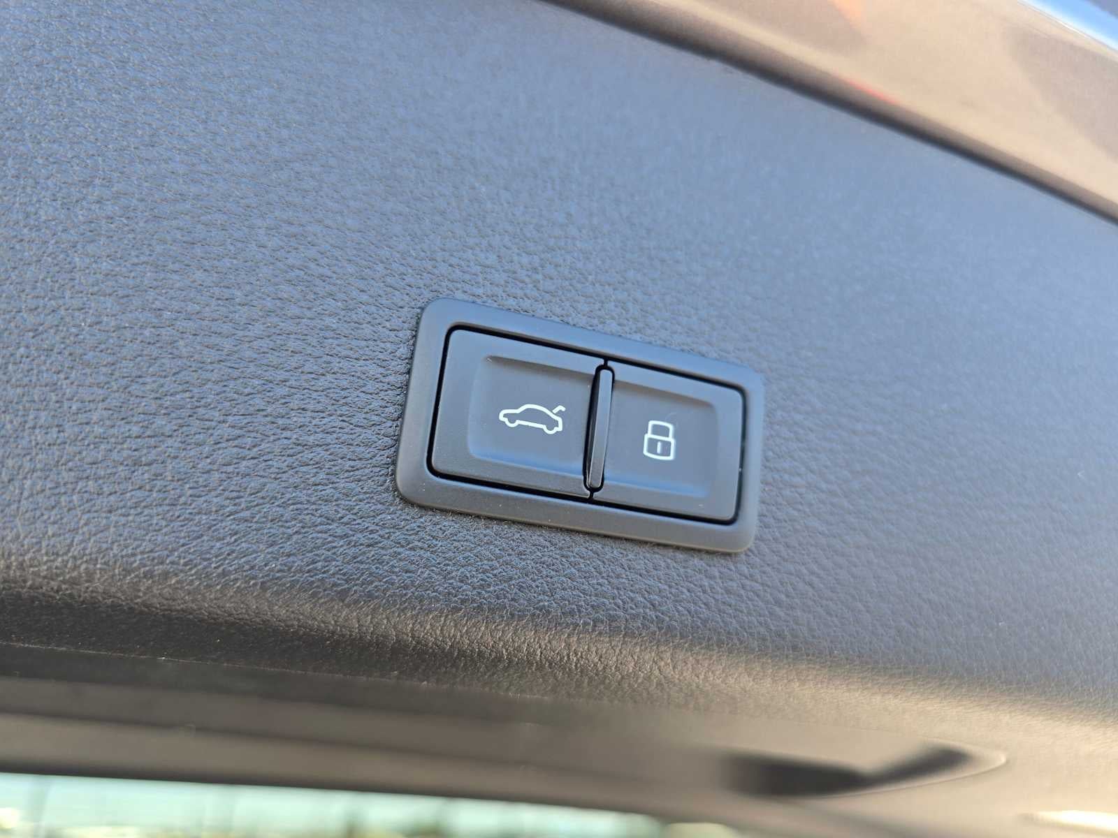 2023 Audi e-tron Premium