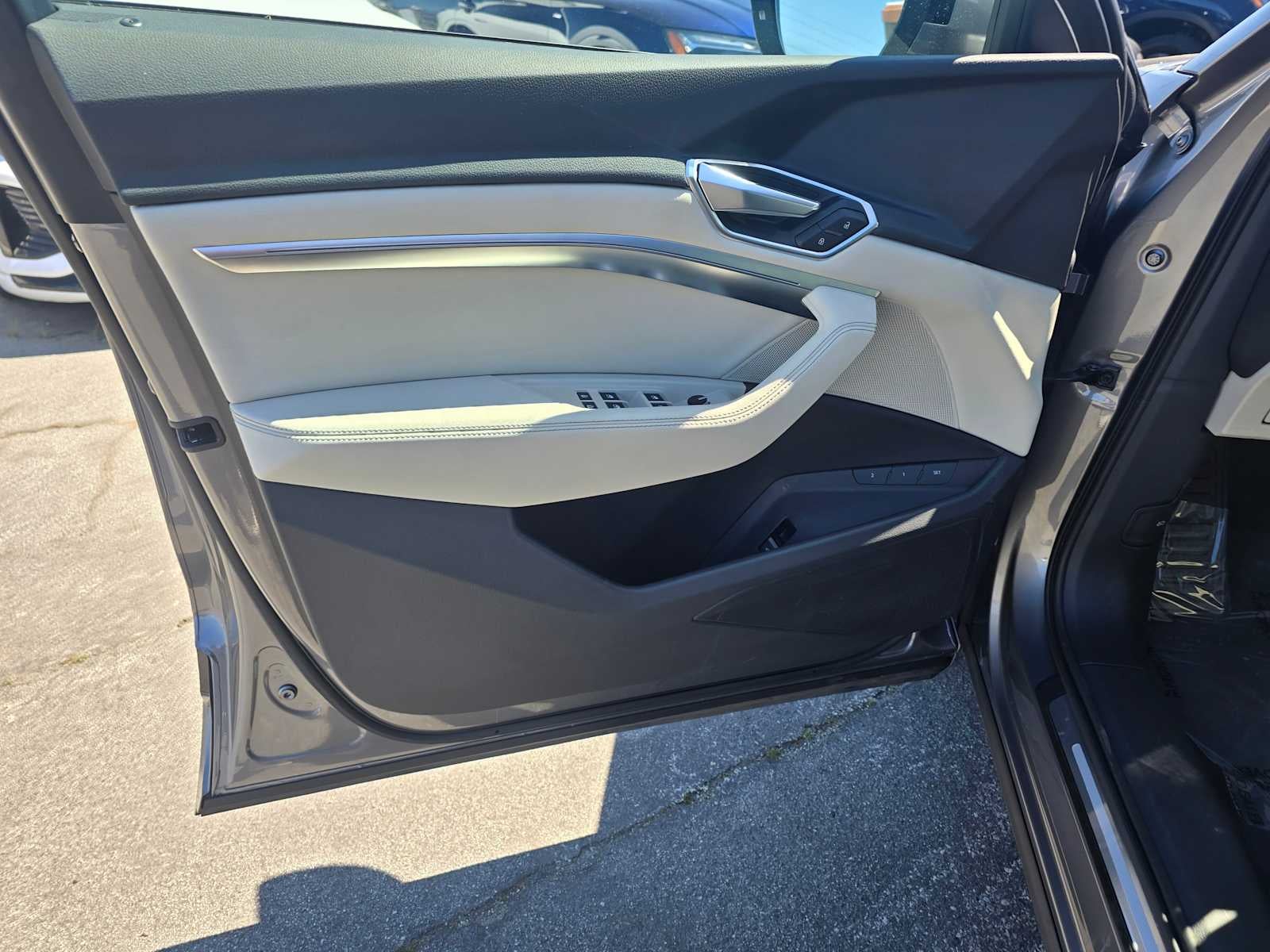 2023 Audi e-tron Premium