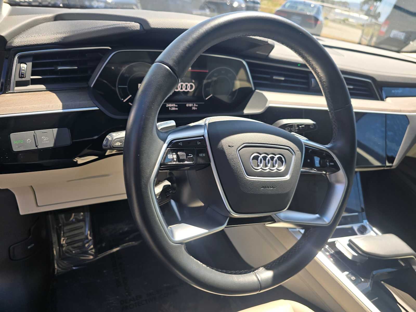 2023 Audi e-tron Premium