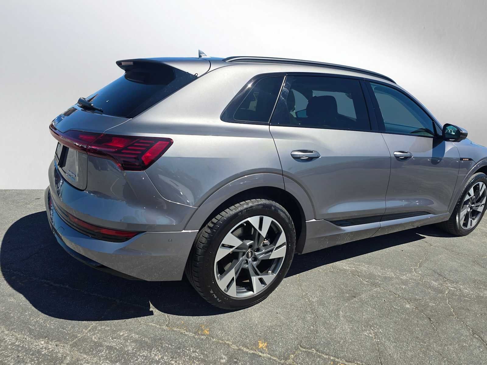 2023 Audi e-tron Premium