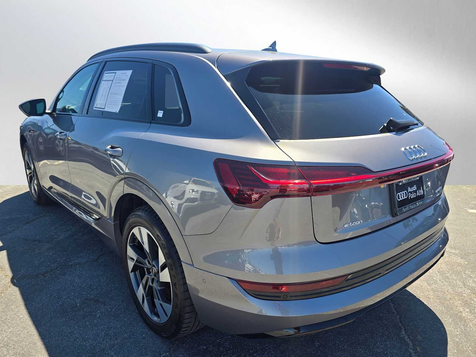 2023 Audi e-tron Premium