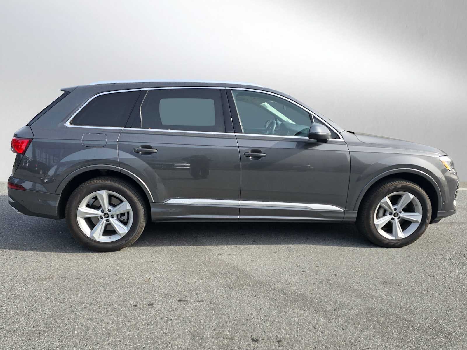 2025 Audi Q7 Premium
