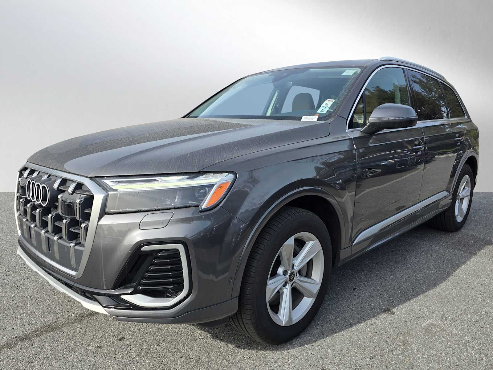 2025 Audi Q7 Premium