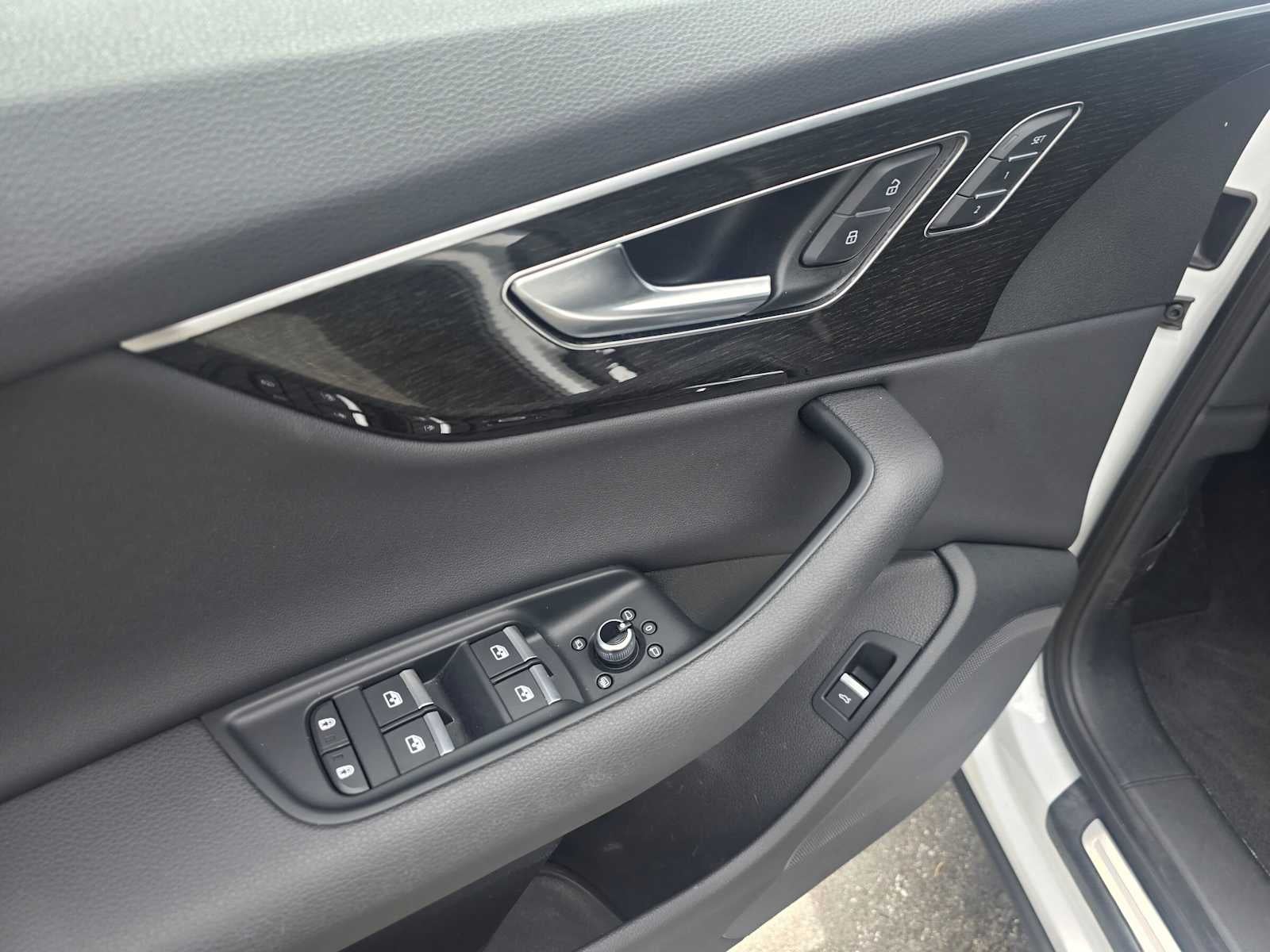 2023 Audi Q7 Premium