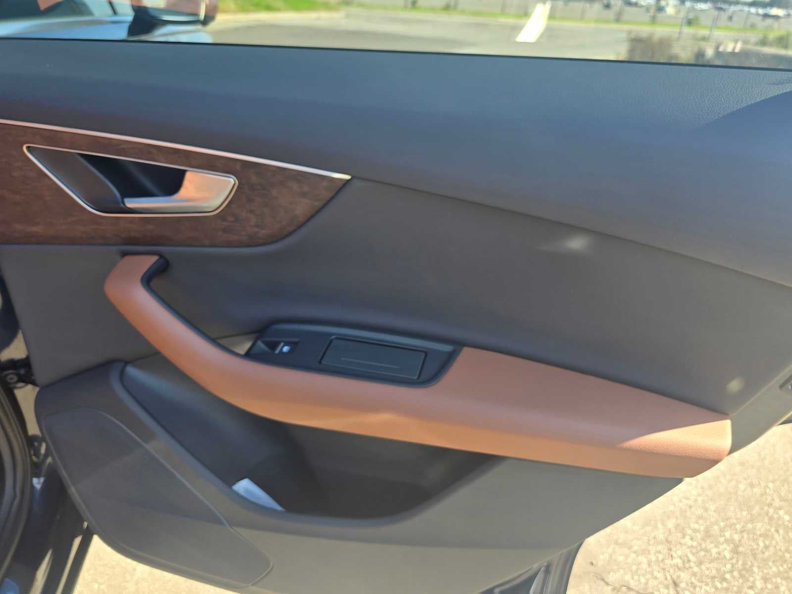 2025 Audi Q7 Premium