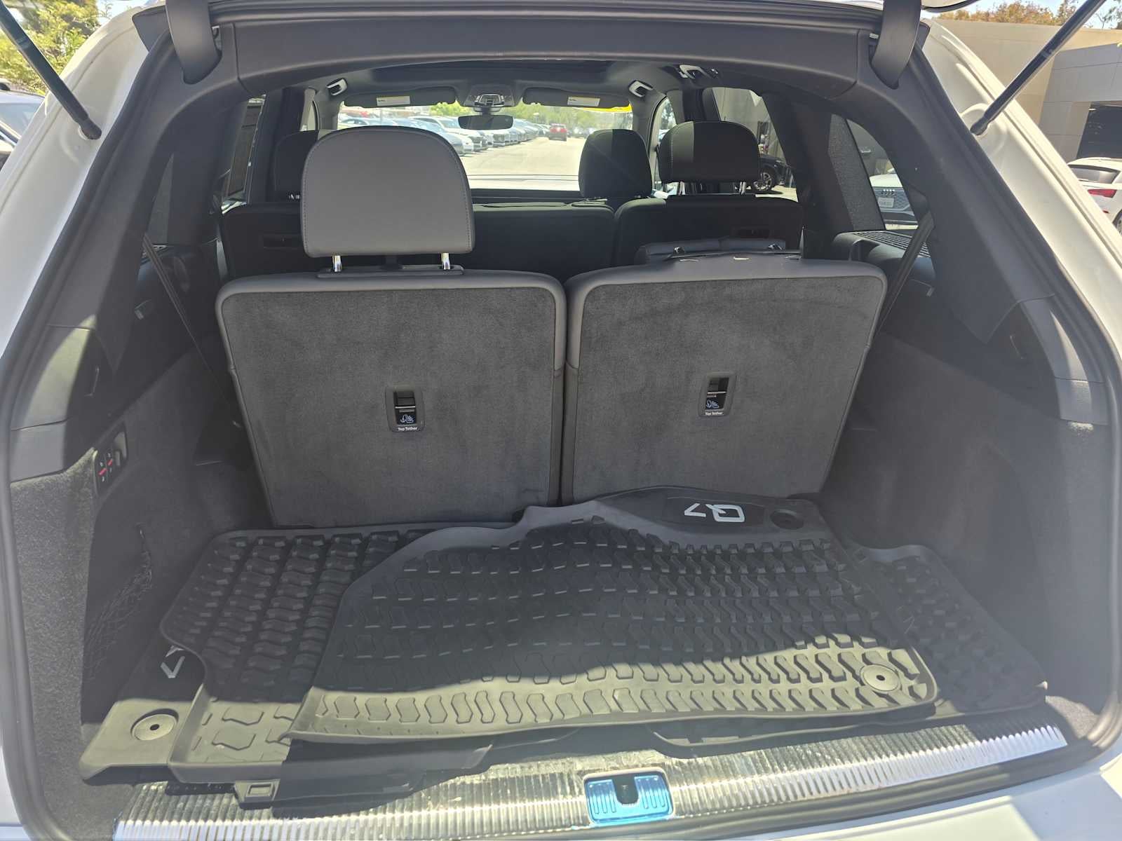 2025 Audi Q7 Premium