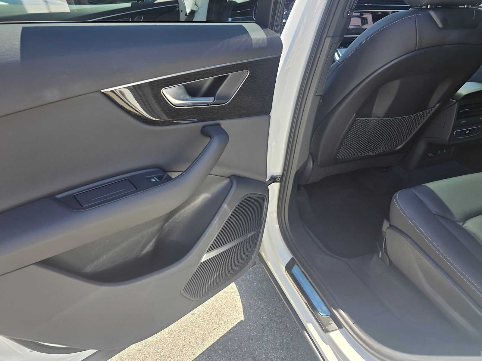 2025 Audi Q7 Premium