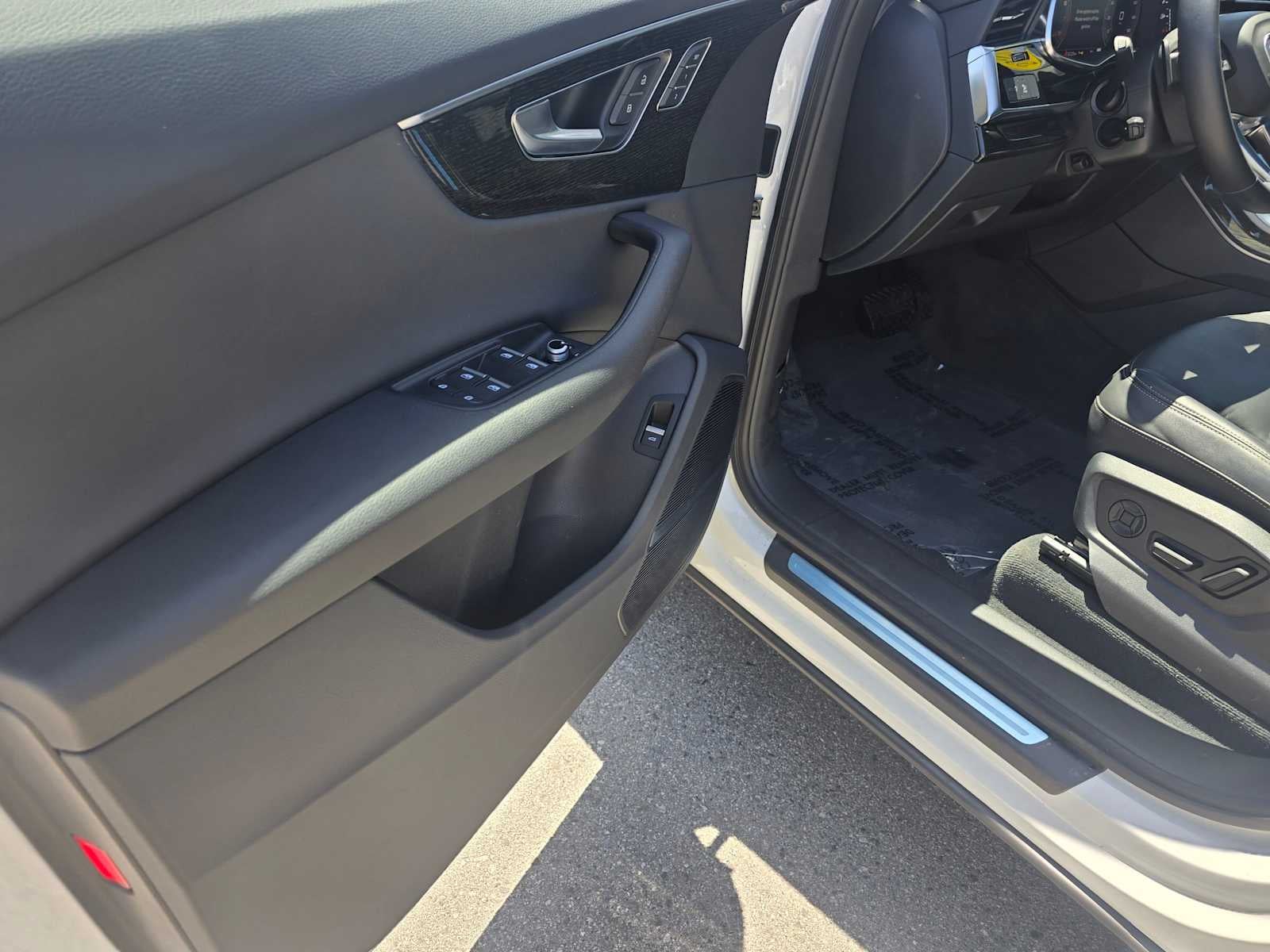2025 Audi Q7 Premium