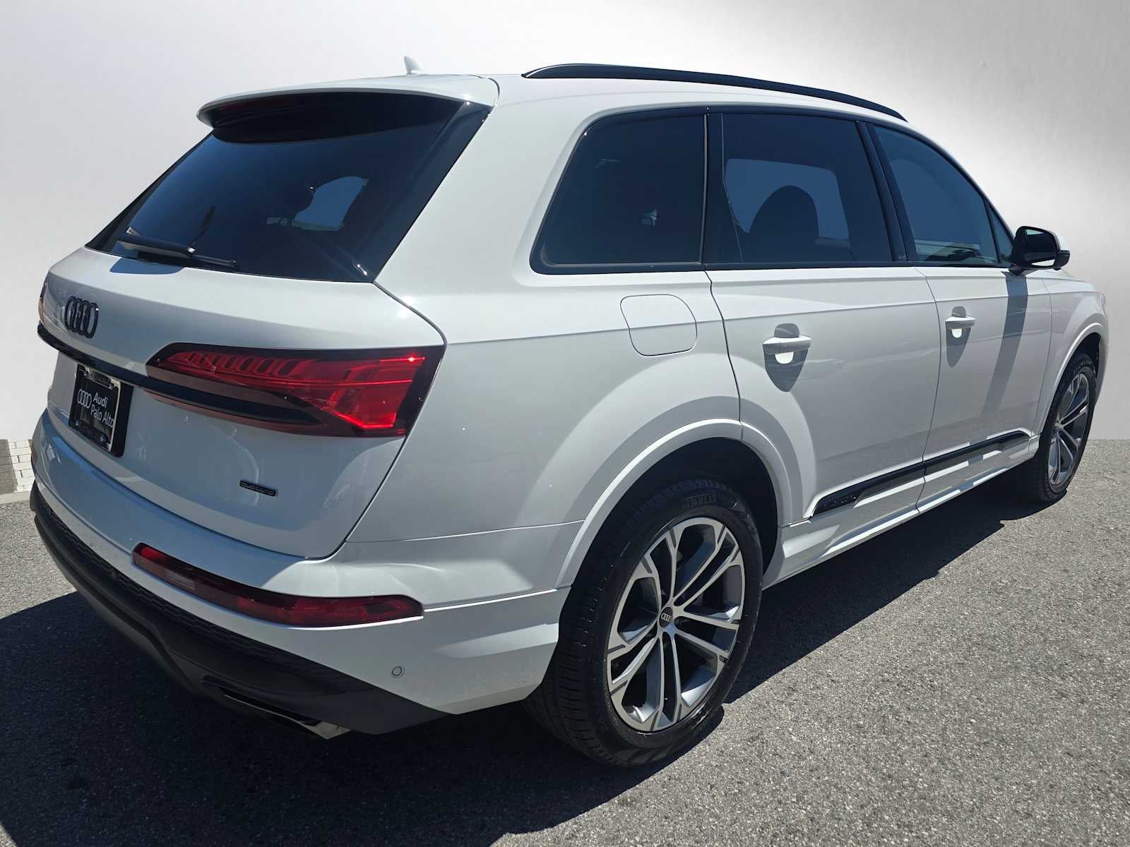 2025 Audi Q7 Premium