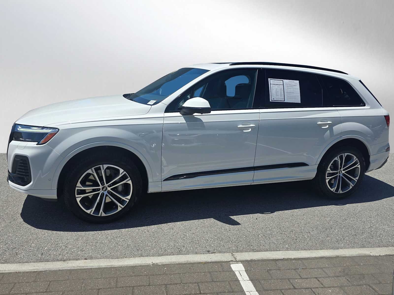 2025 Audi Q7 Premium