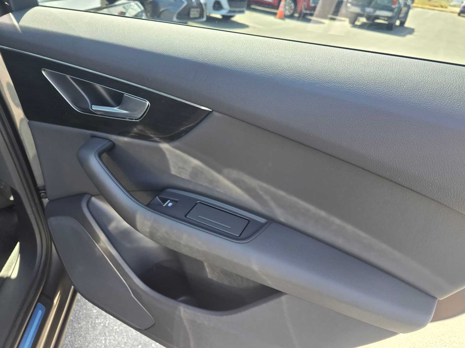 2025 Audi Q7 Premium