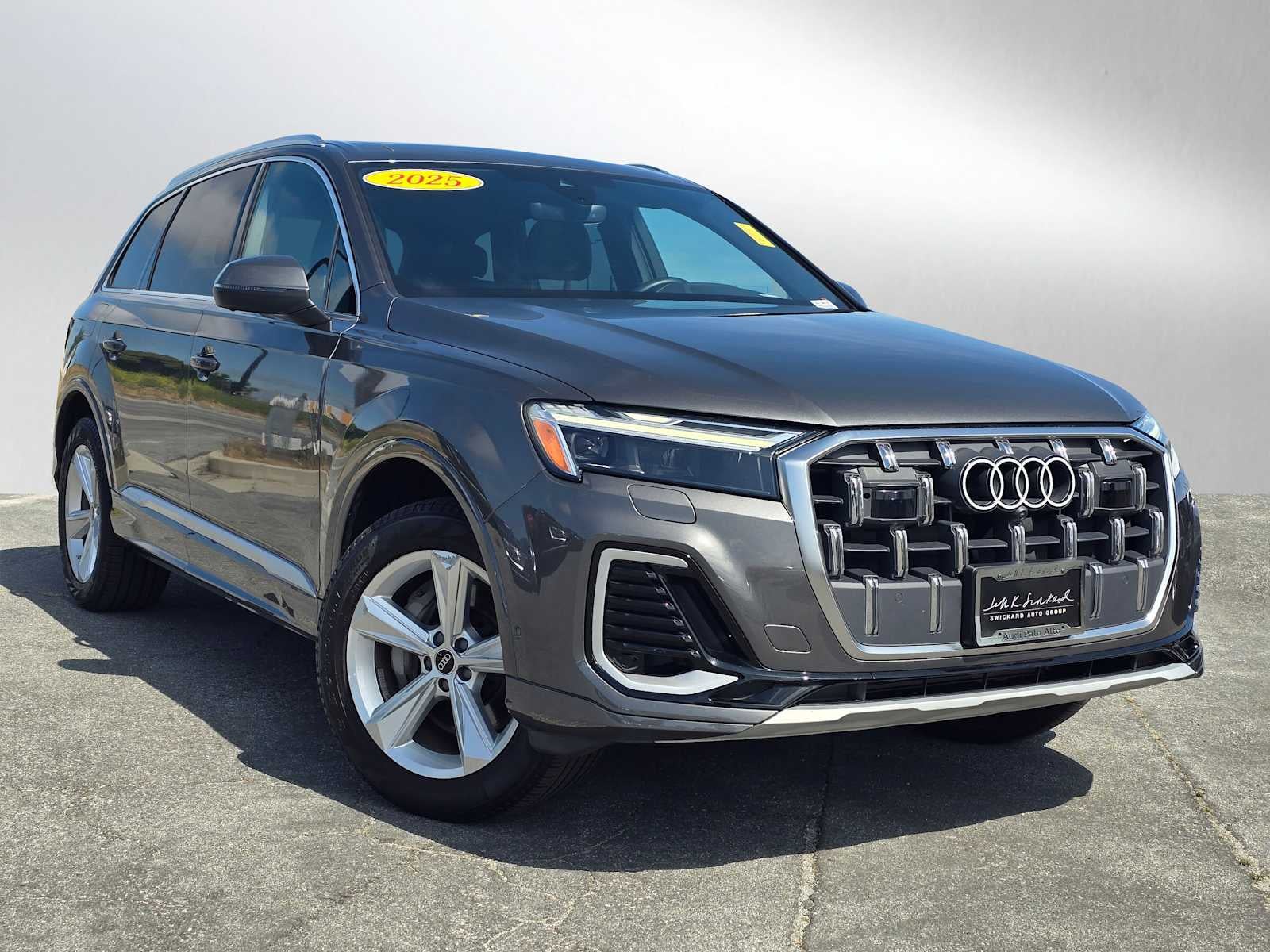 2025 Audi Q7 Premium