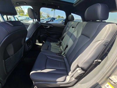 2025 Audi Q7 Premium