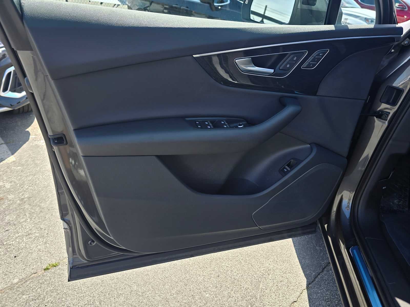 2025 Audi Q7 Premium