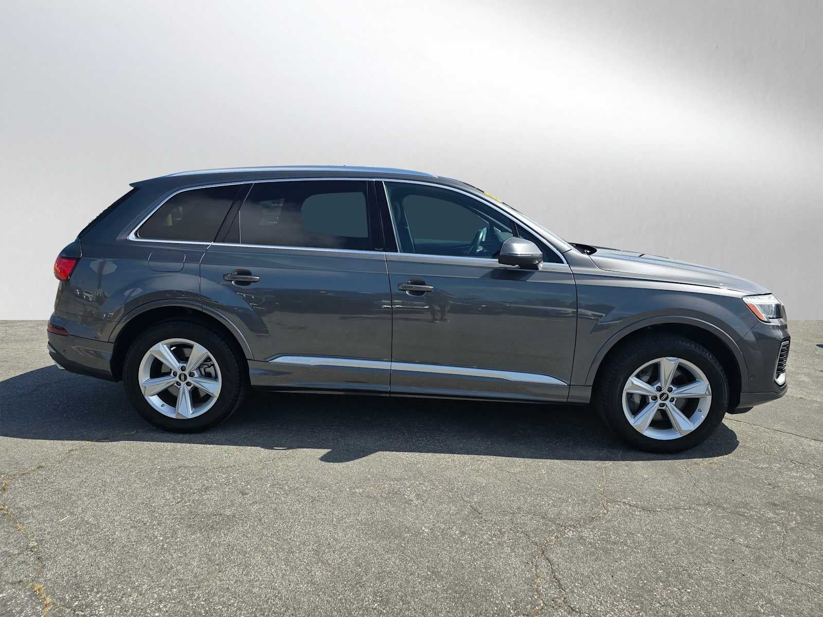 2025 Audi Q7 Premium