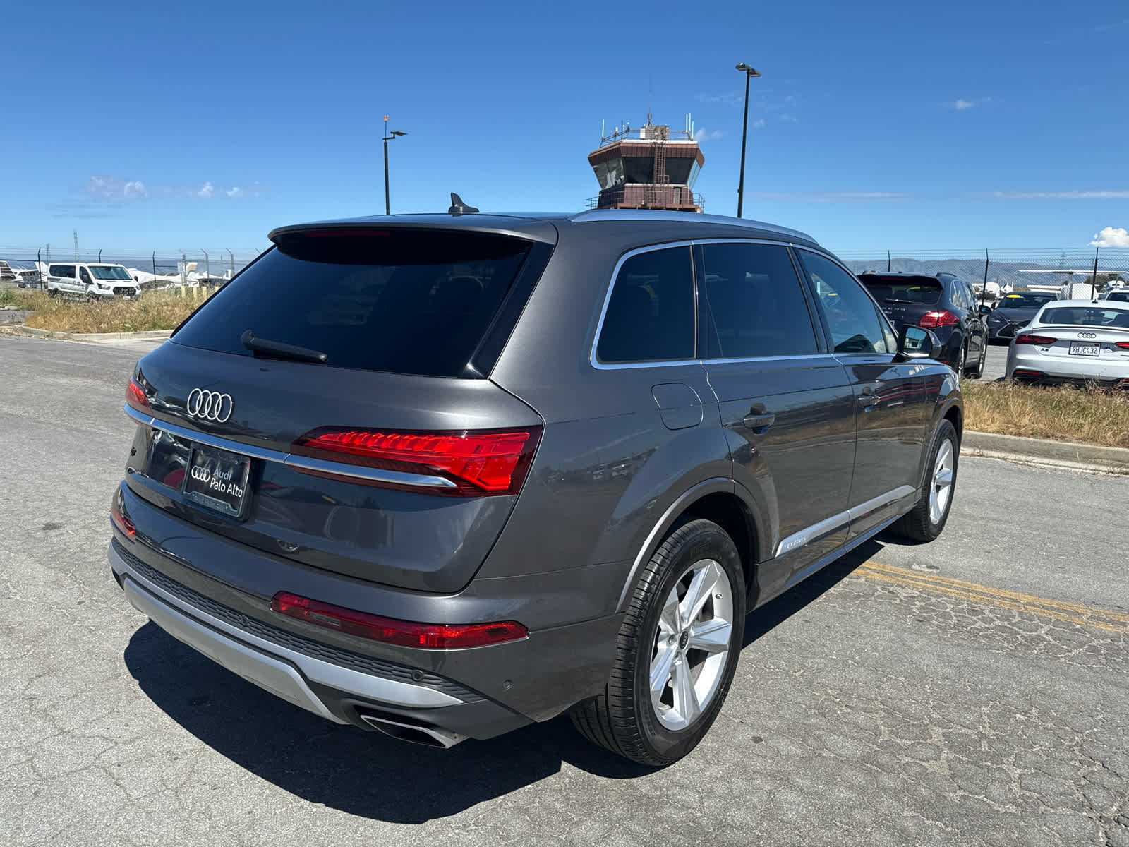 2025 Audi Q7 Premium