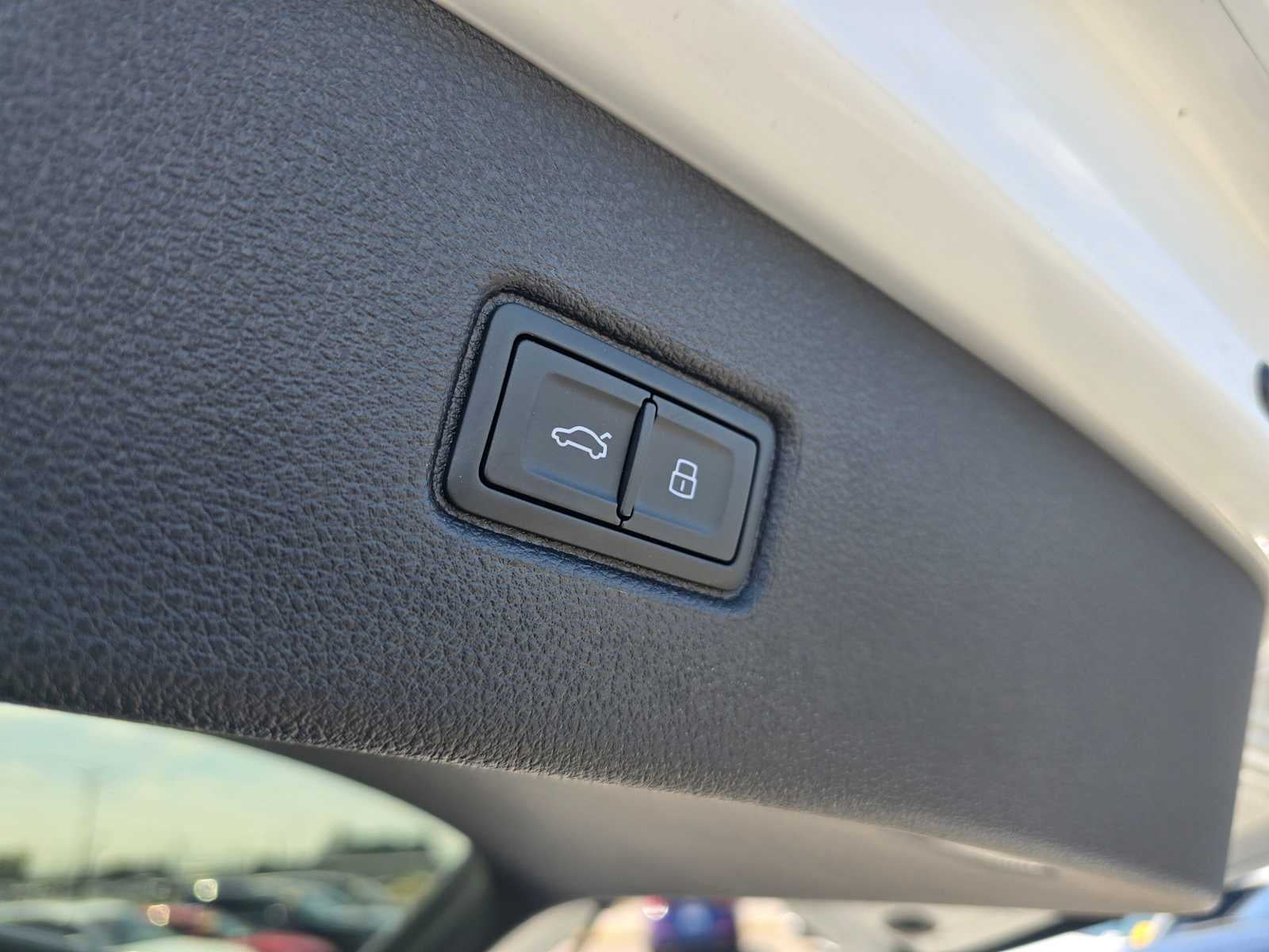 2025 Audi Q7 Premium