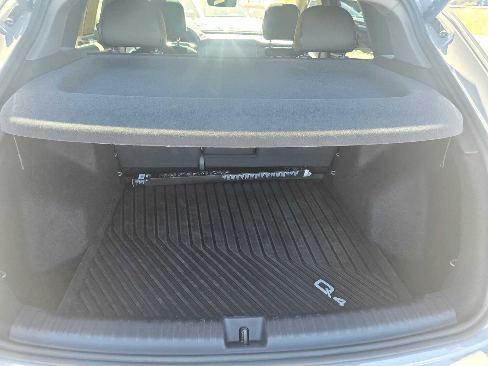 2024 Audi Q4 e-tron Premium