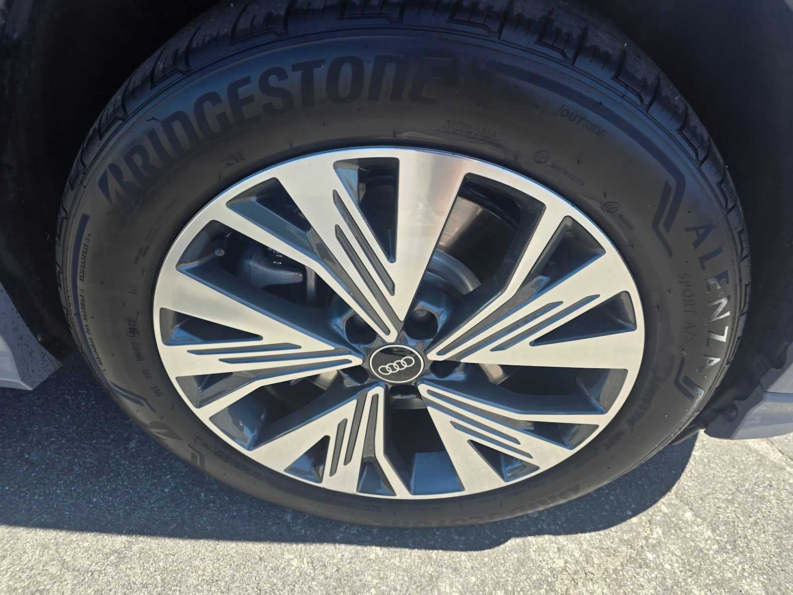 2024 Audi Q4 e-tron Premium