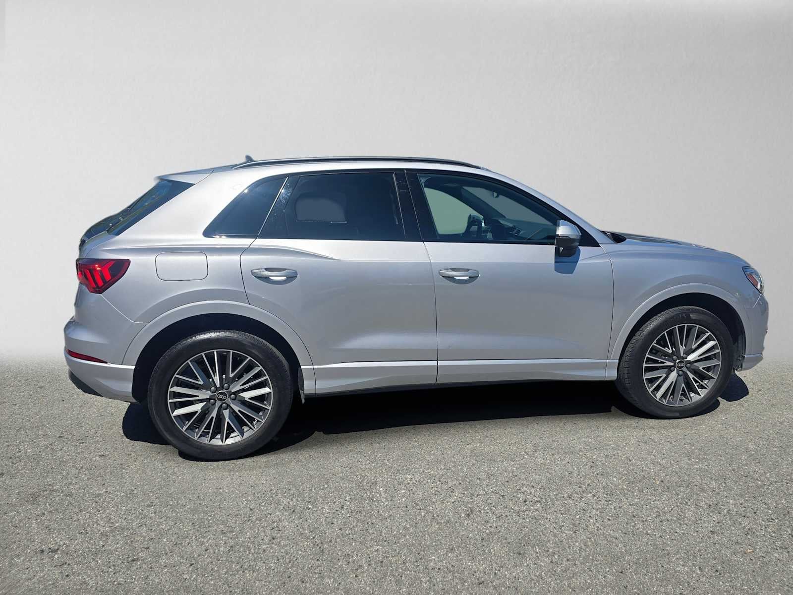 2023 Audi Q3 Premium