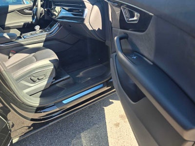 2024 Audi Q8 Premium