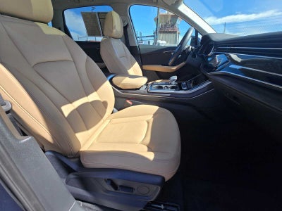 2025 Audi Q7 Premium