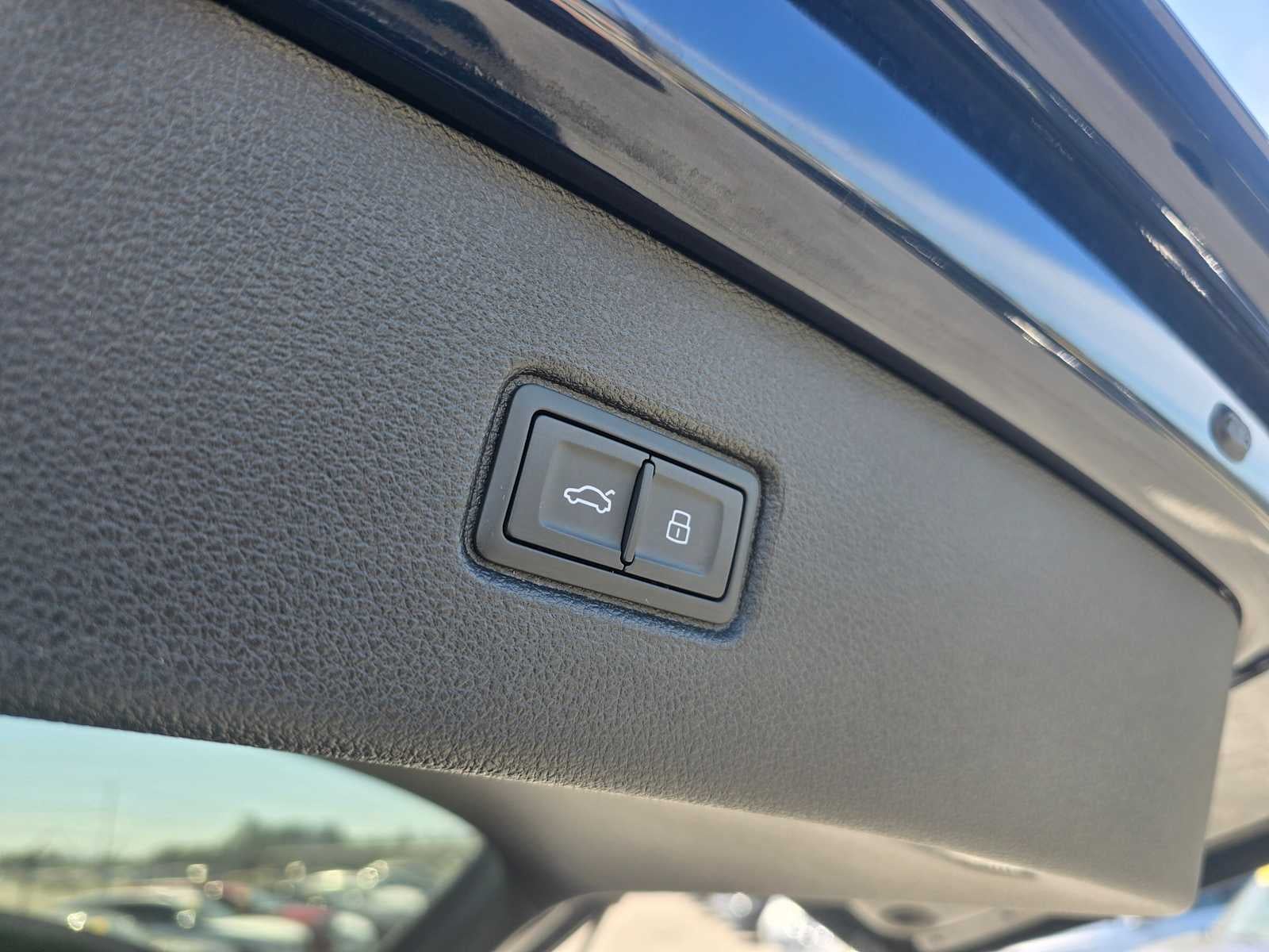 2025 Audi Q7 Premium