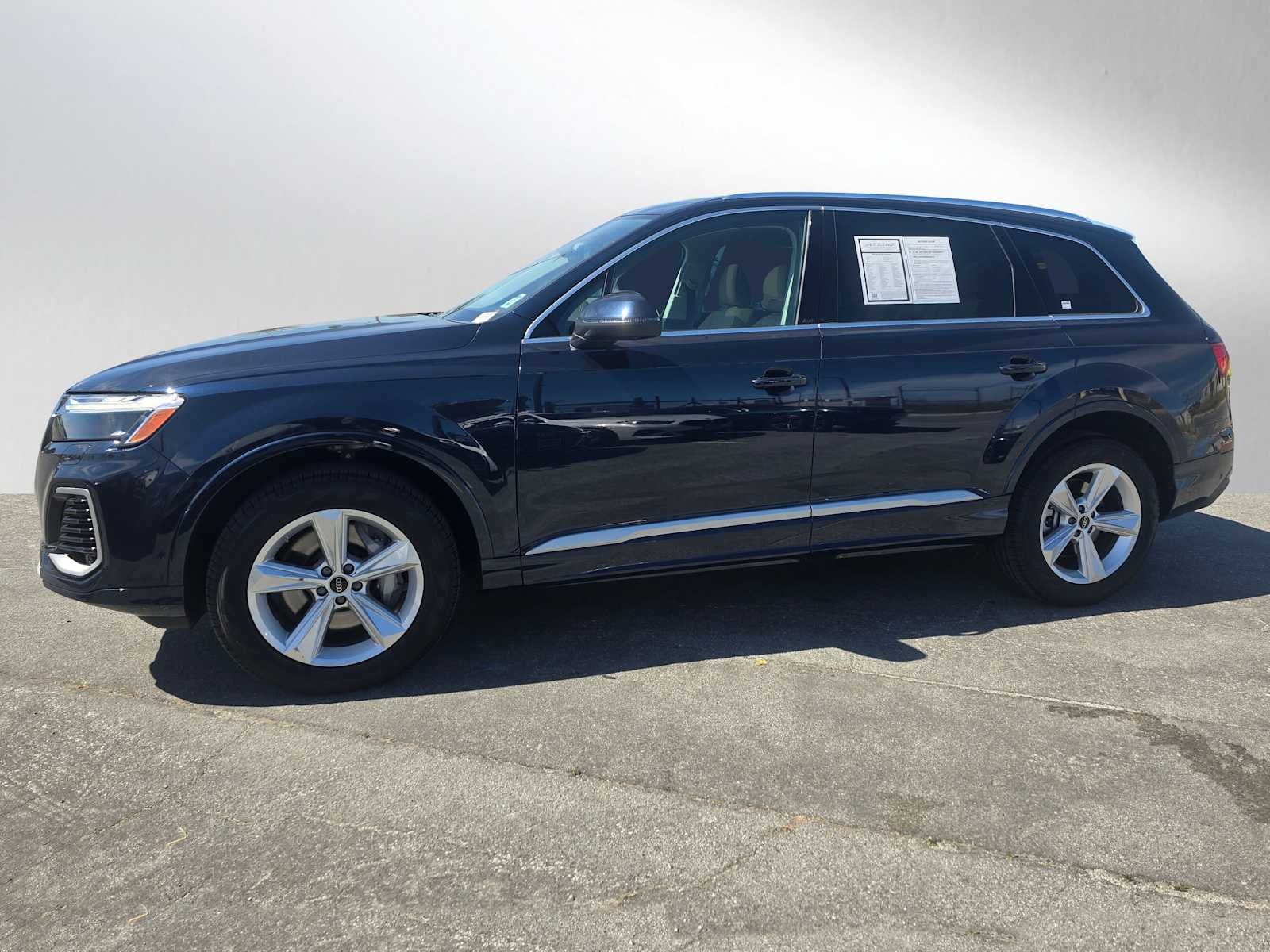 2025 Audi Q7 Premium