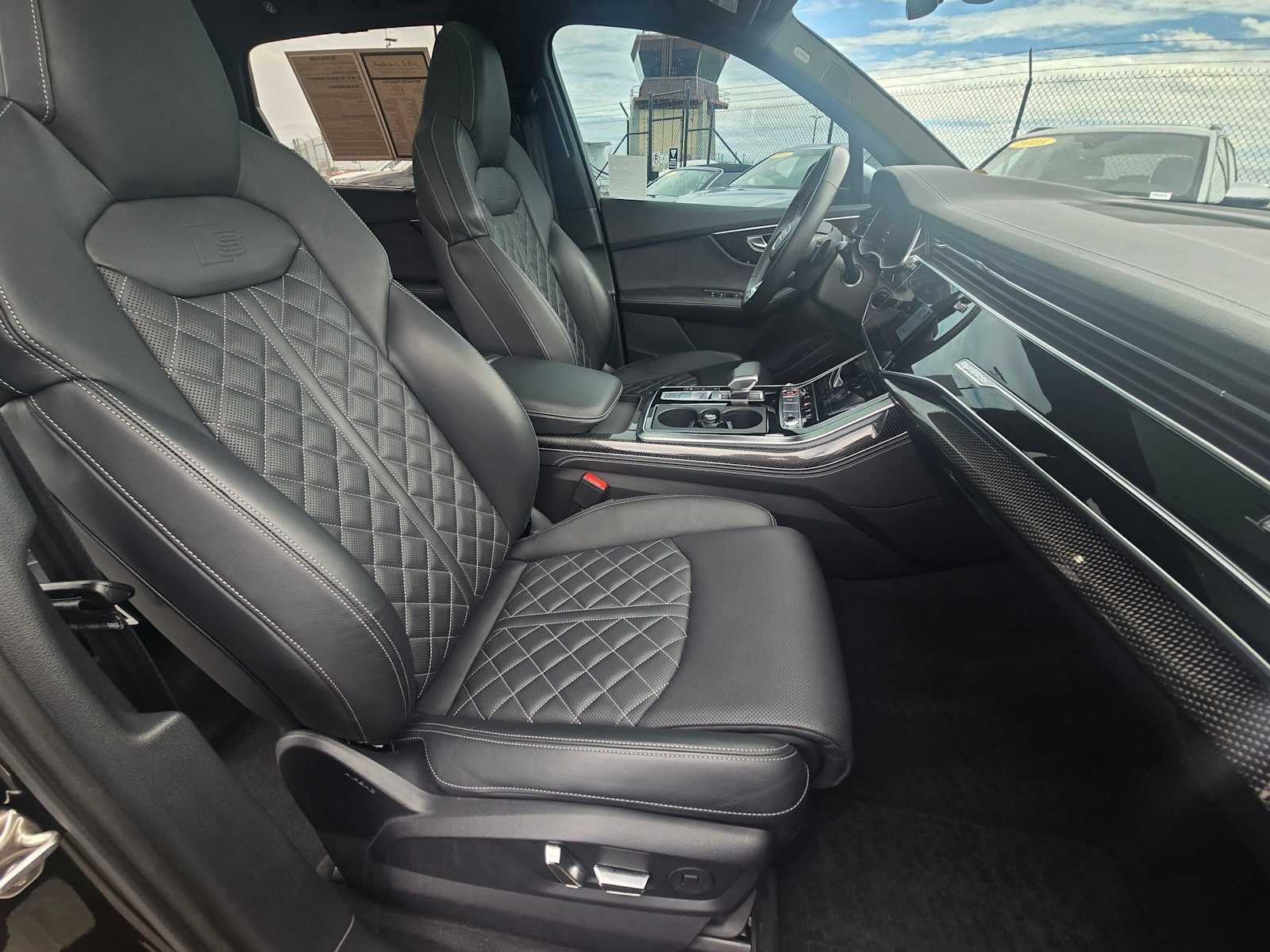 2023 Audi SQ7 Premium Plus