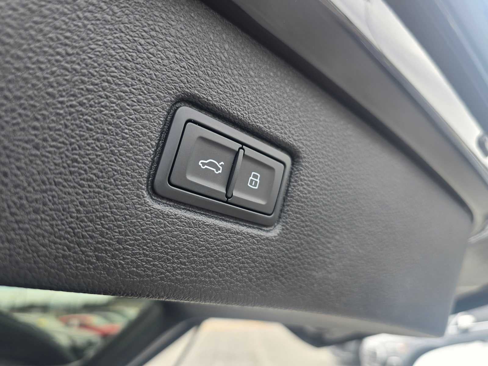 2023 Audi SQ7 Premium Plus