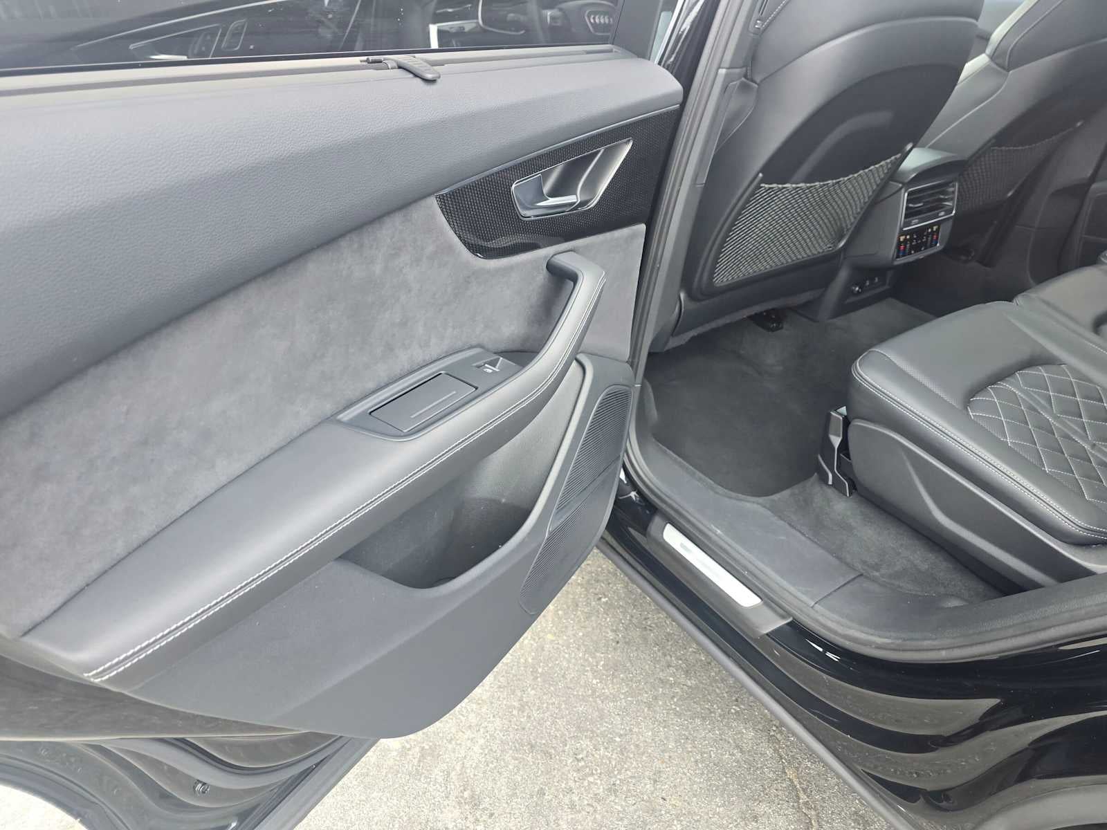 2023 Audi SQ7 Premium Plus